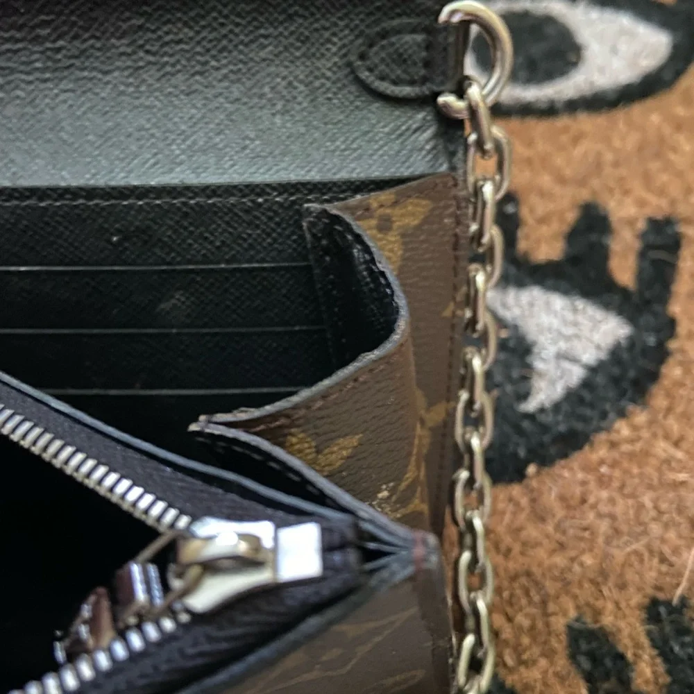 Louis Vuitton Limited Edition Kabuki Chain Wallet - Picture 12 of 16